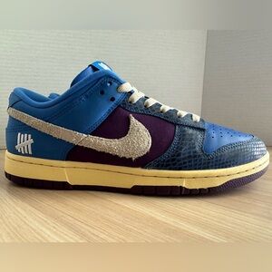 Nike Dunk Low Undefeated 5 On It Dunk vs. AF1